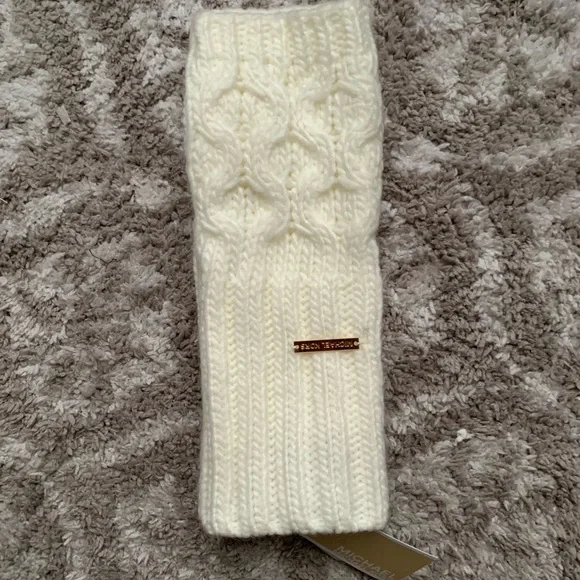 Michael Kors hand warmers - Picture 1 of 4